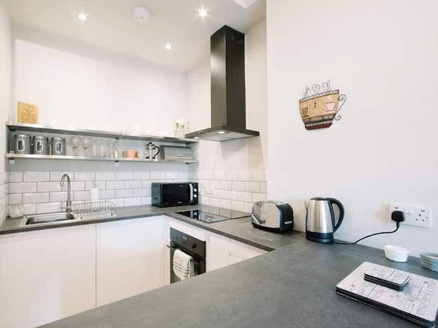 City of Edinburgh, EH8 8HA, United Kingdom | 1 bed apartment for rent #96135540 | Rentberry