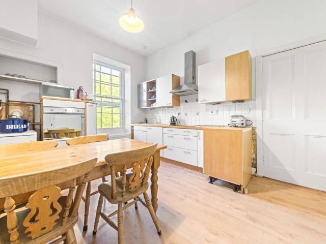 City of Edinburgh, EH8 9NA, United Kingdom | 3 bed apartment for rent #150230095 | Rentberry