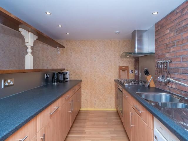 City of Edinburgh, EH8 9EB, United Kingdom | 3 bed apartment for rent #171148010 | Rentberry