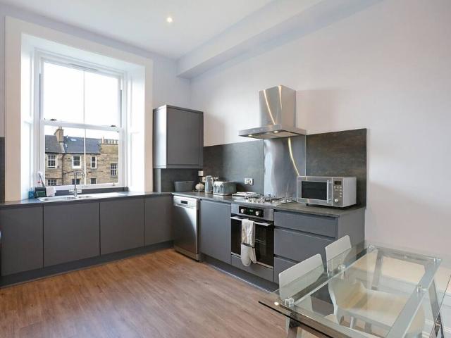 City of Edinburgh, EH8 9PT, United Kingdom | 3 bed apartment for rent #95865505 | Rentberry