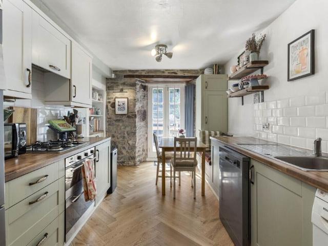 City of Edinburgh, EH8 9TY, United Kingdom | 2 bed apartment for rent #170421932 | Rentberry