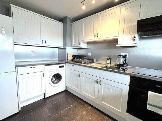 City of Edinburgh, EH8 9UW, United Kingdom | 2 bed apartment for rent #169676405 | Rentberry