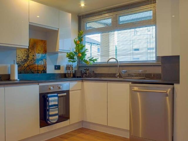 City of Edinburgh, EH8 9UG, United Kingdom | 2 bed apartment for rent #96567122 | Rentberry