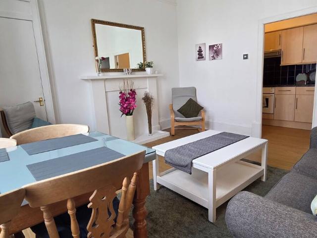 City of Edinburgh, Scotland, United Kingdom | 2 bed apartment for rent #97873207 | Rentberry