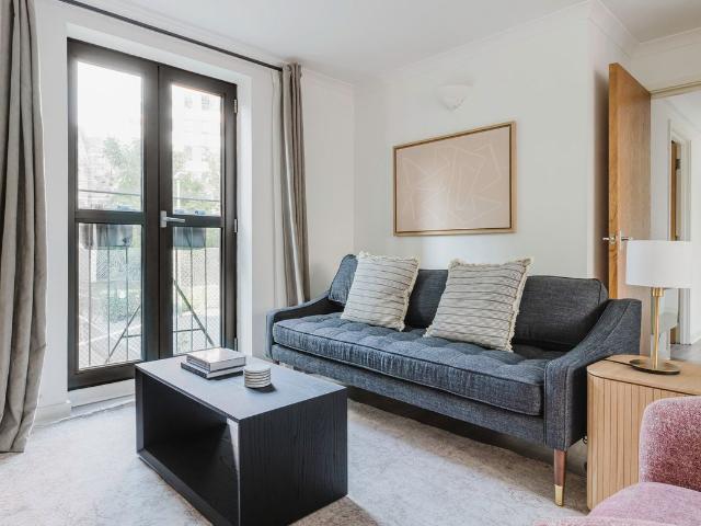 City Of London EC2M, 2 bed flat to rent, £3,450 pcm | PrimeLocation