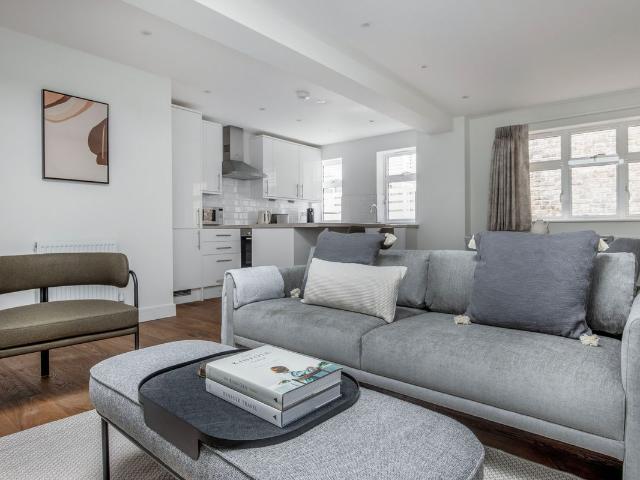 City Of Westminster W2, 2 bed flat to rent, £4,410 pcm | PrimeLocation