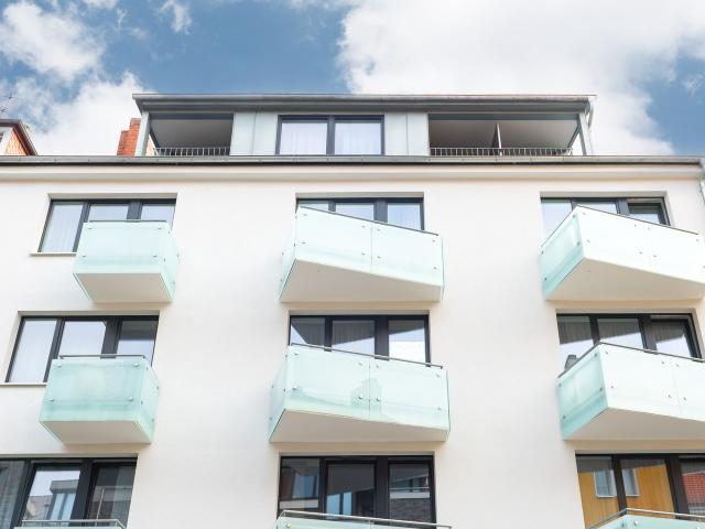 City: Amazing and quiet serviced Superior Suite, Hannover Amsterdam Apartments for Rent