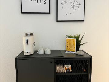 City Apartment Balkony, Coffeebar, King Bed