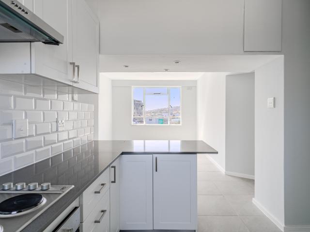 City Bowl – Renovated 1 Bedroom Apartment parking optional