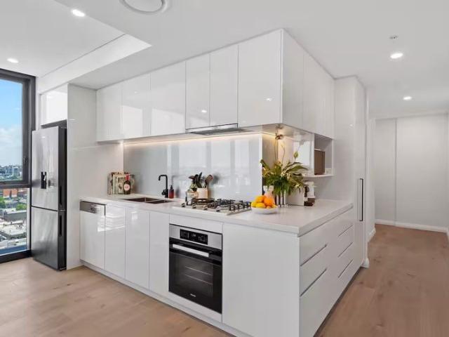 City, Bridge & River Views from Every Room Brisbane's Best Vantage 2 Bed | 2 Bath | Sleeps 4 | 100m²