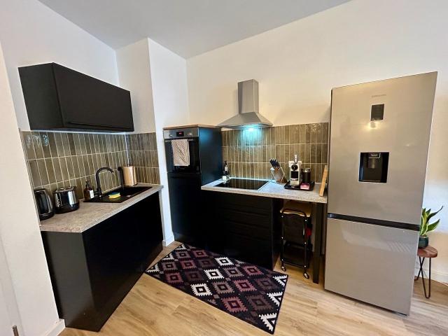 CITY CENTER | 01/26 | Fully Furnished Apartment in Prime City Center Location with Balcony and Parking Space Included | Minimum Rental Period 3 Months, Trier Amsterdam Apartments for Rent