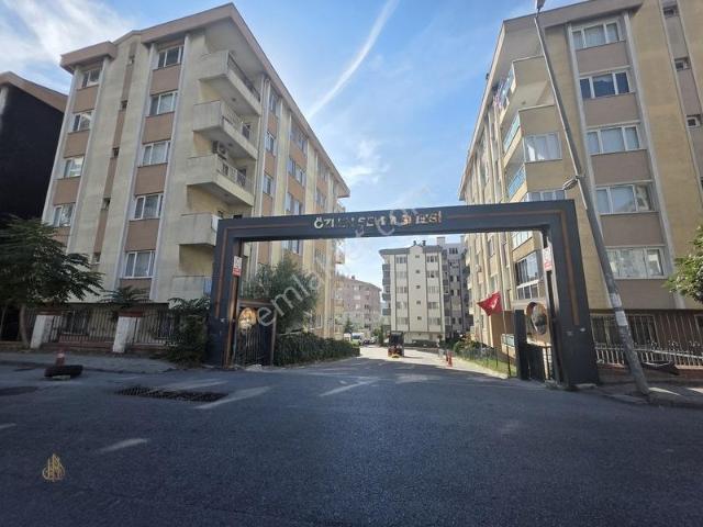 City Center Avm Yakını Özlenşehir Sitede Bahçe Keyifli Fırsat2+1