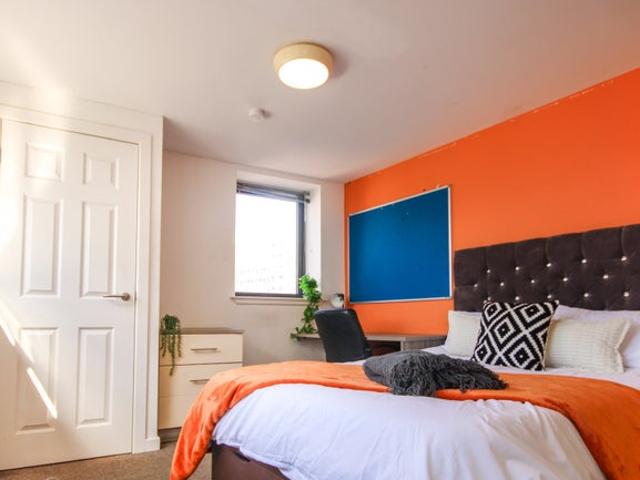City Center Studio, all bills inc, singles/couples