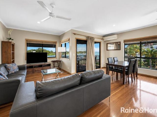 CITY CENTRE EXECUTIVE FULLY FURNISHED APARTMENT WITH WATER VIEWS!