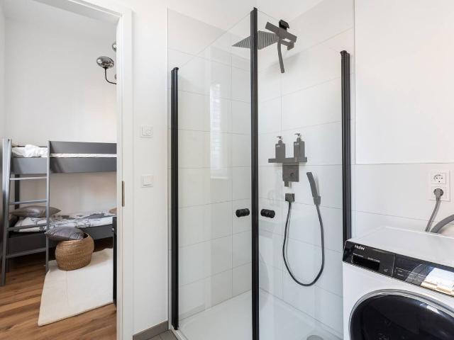 City Chic: New Flat with Terrace and high ceilings, Dusseldorf Amsterdam Apartments for Rent