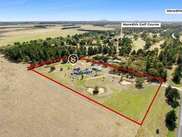 CITY CONVENIENCE MEETS RURAL RETREAT