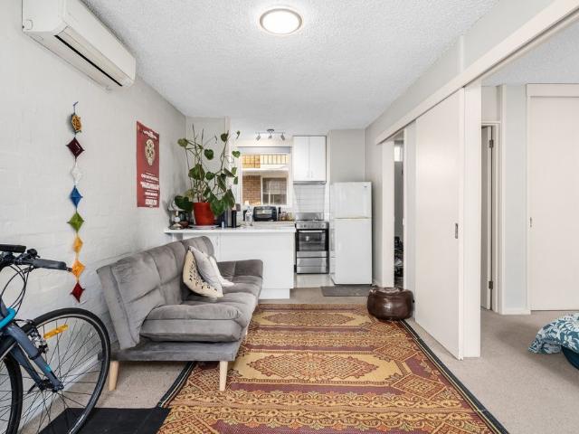 City Convenience, Suburban Charm: Explore Life in Brunswick West