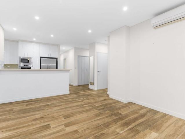 City Edge Living With Lifestyle Convenience | Luxury 3 Bed Apt for Rent