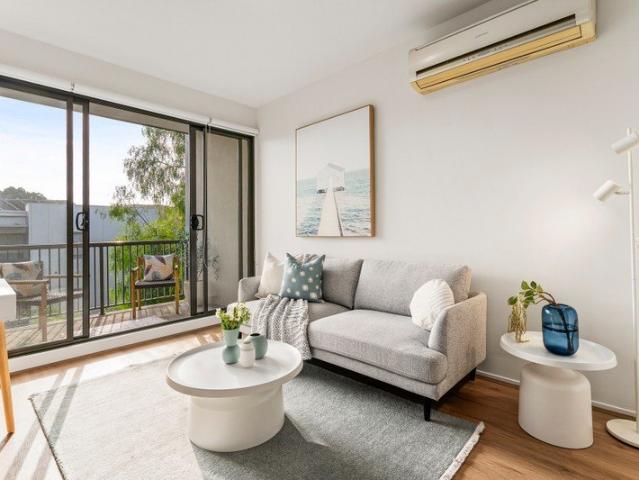 City edge lifestyle opportunity