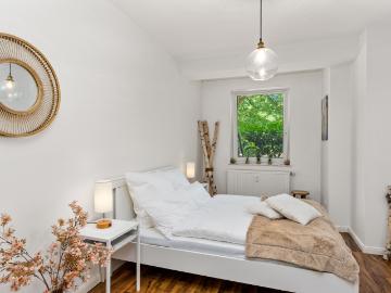 City flat directly in the parks