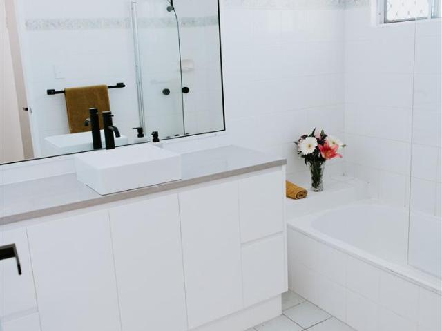 City Fringe Unit Dwelling Investor's Delight!