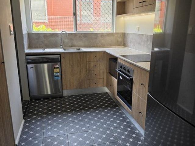 CITY FRINGE APARTMENT CENTRAL LOCATION GROUND FLOOR UNIT