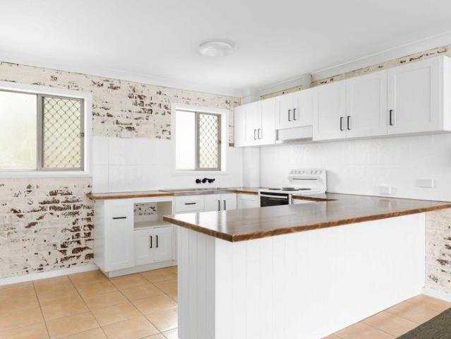 City fringe Apartment walking distance to Laurel Bank Park