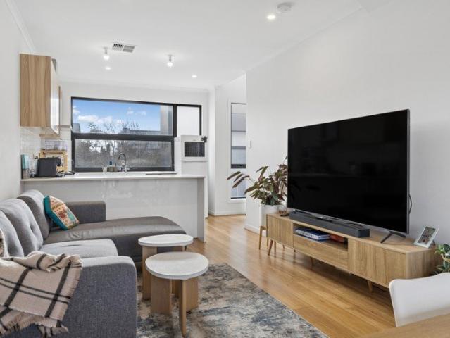 City Fringe Convenience with Secure, Low Maintenance Living