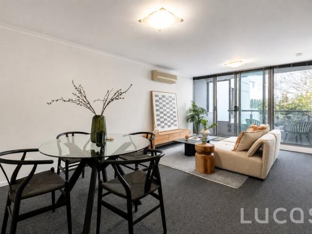 CITY FRINGE CONVENIENCE WITH SPACE TO UNWIND