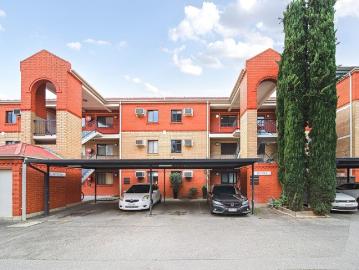 City Fringe Living Overlooking Adelaide's Beautiful South Parklands