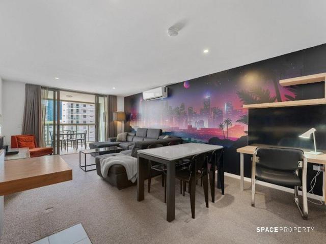 City Fringe Living with Exceptional Lifestyle Appeal