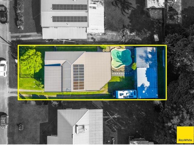 City Fringe Queenslander with Pool, Massive Powered Shed & Side Access