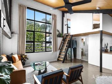 City fringe residence of exceptional design