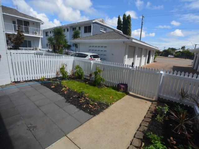 City Fringe Stylish Spacious Furnished Townhouse
