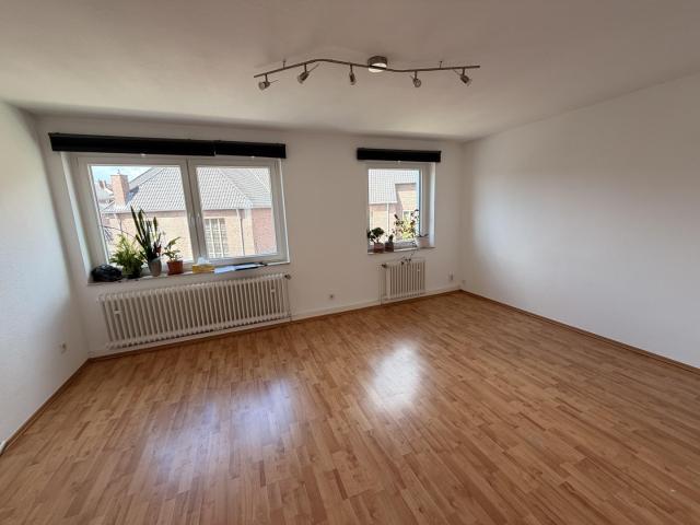City, gut geschnittene schöne 3 Zimmer Wohnung an der Lorettostraße/Ecke Bilker Allee