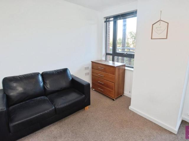 City Gate 3, 5 Blantyre Street. 1 bed flat to rent £1,100 pcm £254 pw