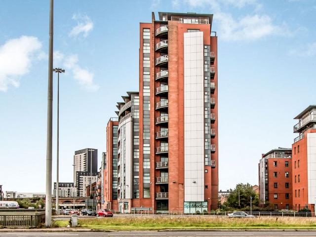 City Gate, 3 Blantyre Street, Manchester M15, 2 bed flat to rent, £1,150 pcm | PrimeLocation