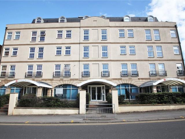 City Gate, 95 107 Southampton Street, Reading, Berkshire RG1, 2 bed flat to rent, £1,350 pcm | PrimeLocation