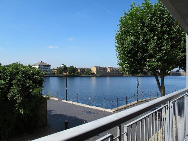 City Harbour, Selsdon Way, Docklands E14, 2 bed flat to rent, £2,700 pcm | PrimeLocation