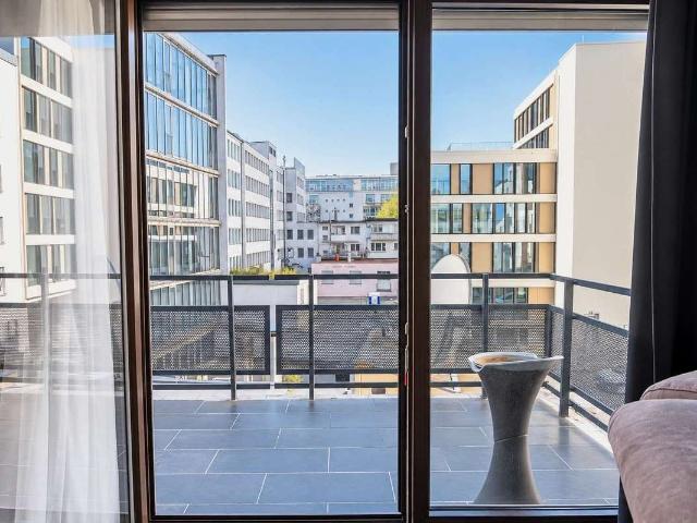 CITY LIFE PUR – Großes 1 Zimmer Apartment direkt an der Theo ohne Küche