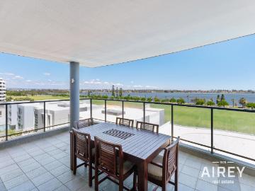 CITY LIFESTYLE ! FULLY FURNISHED 3 x 2 with views!