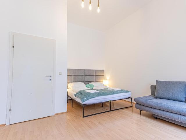 City Linked 2BR Apartment Near Wiener Stadthalle