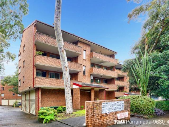CITY LIVING TOP FLOOR APARTMENT