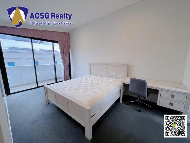 City living with an Urban lifestylewithin walking distance to University, RPA and Sydney CBD. Three bedrooms split levels with furniture