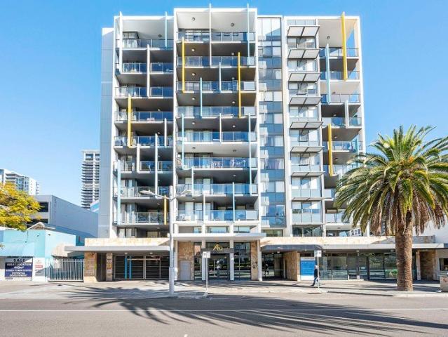 CITY LIVING WITH RESORT STYLE LUXURY