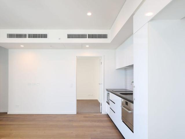 City Living at Its Best Walk to Adelaide CBD