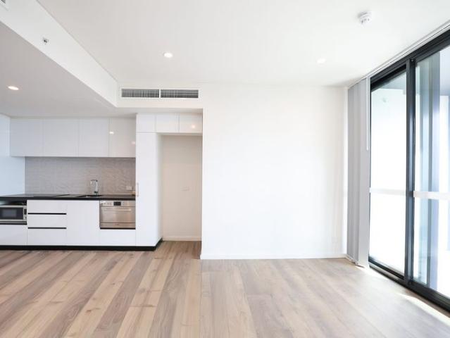 City Living at Its Best Walk to Adelaide CBD