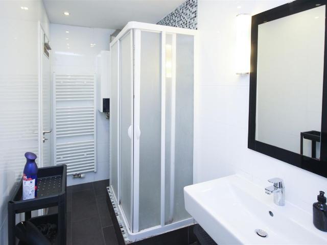 City location 4 rooms 7 Beds Balcony Netflix INET, Stuttgart Amsterdam Apartments for Rent