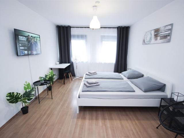 City location 4 rooms 7 Beds Balcony Netflix INET