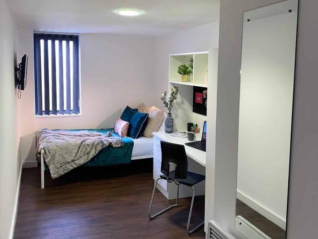 City Point, Liverpool Has an Apartment